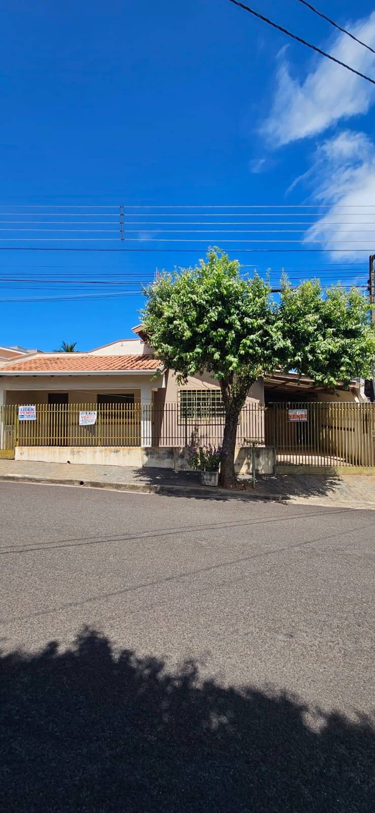 #1300 - Casa para Venda em Dracena - SP