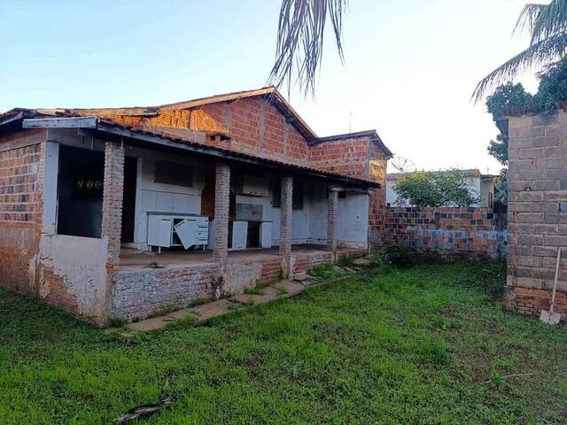 #1310 - Casa para Venda em Junqueirópolis - SP