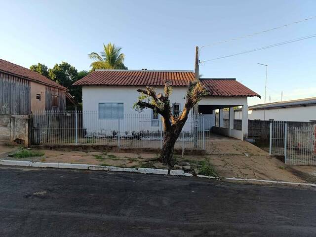 #1310 - Casa para Venda em Junqueirópolis - SP