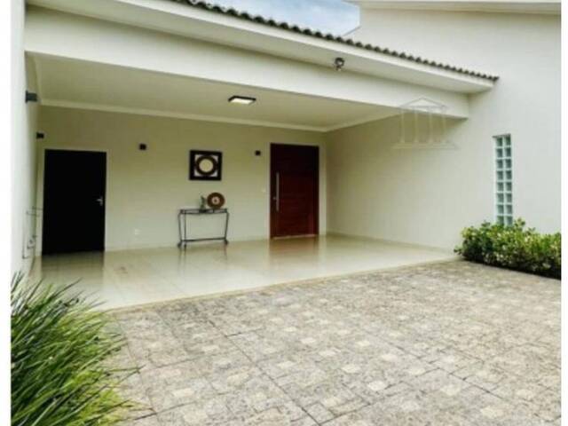 #1319 - Casa para Venda em Dracena - SP