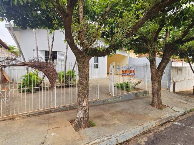 #1358 - Casa para Venda em Dracena - SP - 2