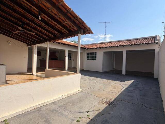 #235 - Casa para Venda em Dracena - SP